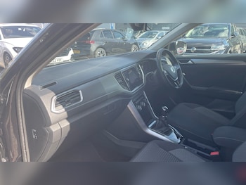 Used Volkswagen T-Roc 2022 for sale - 75405847: Photo