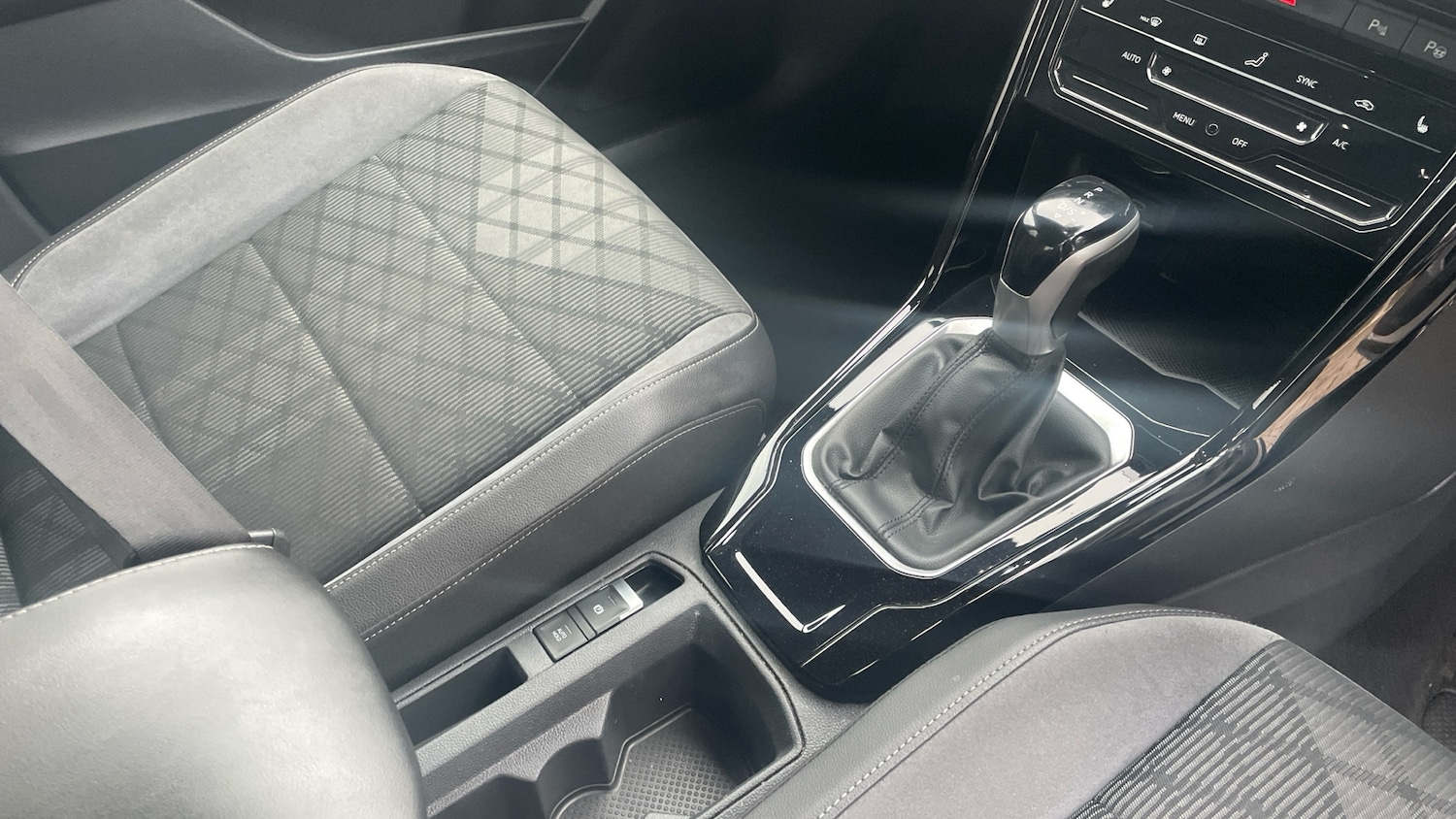 Used Volkswagen T-Roc 2022 for sale - 77578646: Photo 14