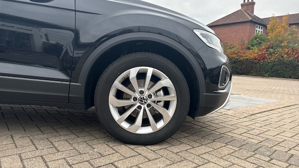 Used Volkswagen T-Roc 2025 for sale - 76253876: Photo 5