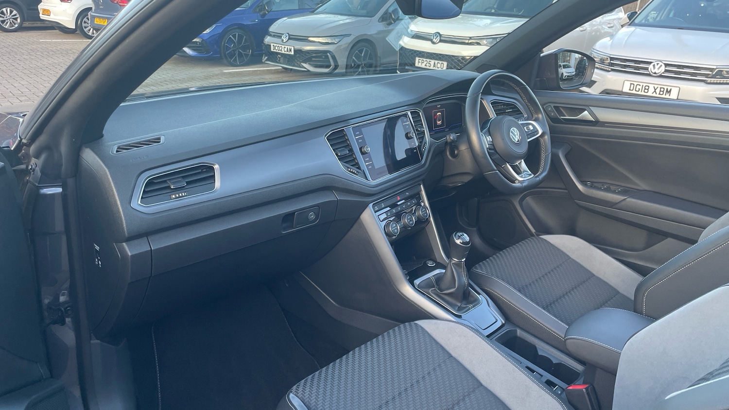 Used Volkswagen T-Roc 2021 for sale - 76578092: Photo 2