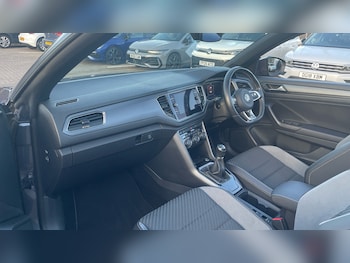 Used Volkswagen T-Roc 2021 for sale - 76578092: Photo