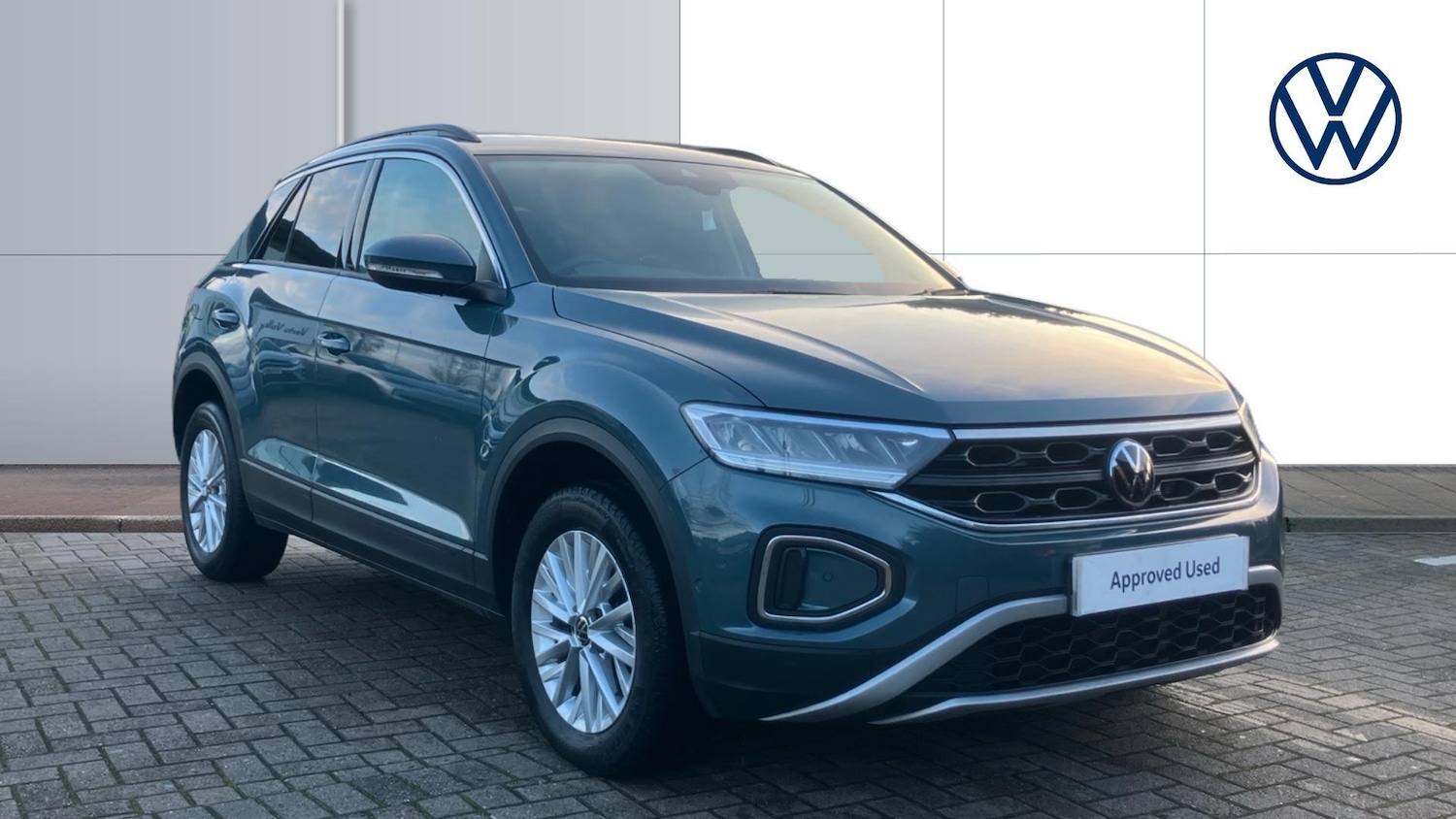 Used Volkswagen T-Roc 2023 for sale - 76980746: Photo 1