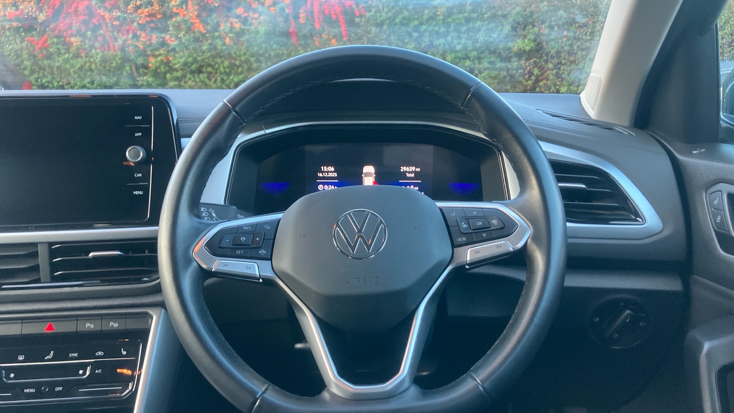 Used Volkswagen T-Roc 2023 for sale - 76980746: Photo 10