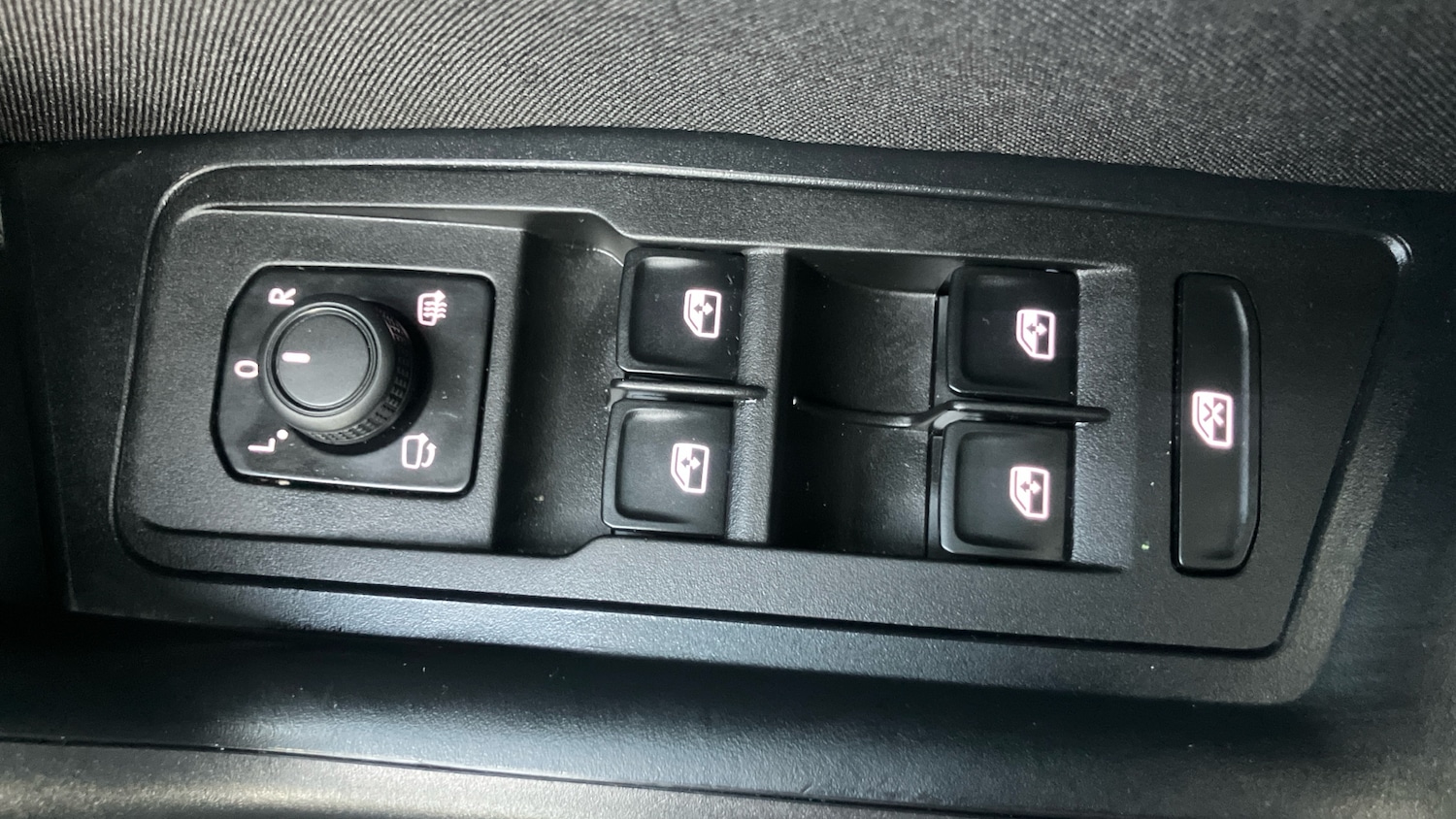 Used Volkswagen T-Roc 2023 for sale - 76980746: Photo 24