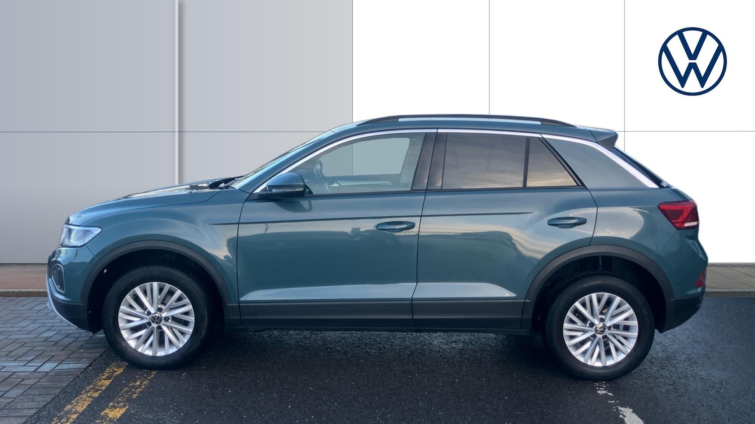 Used Volkswagen T-Roc 2023 for sale - 76980746: Photo 4