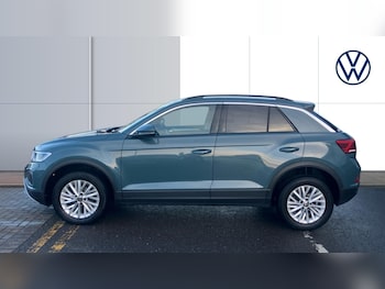 Used Volkswagen T-Roc 2023 for sale - 76980746: Photo