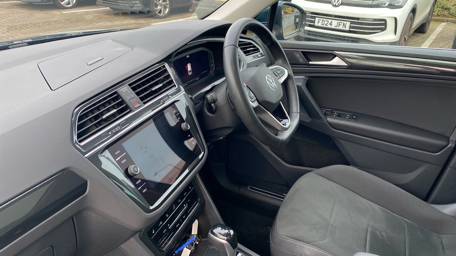 Used Volkswagen Tiguan 2022 for sale - 77274734: Photo 2