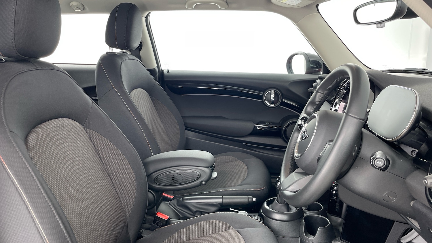 Used MINI Hatch 2023 for sale - 77023914: Photo 11