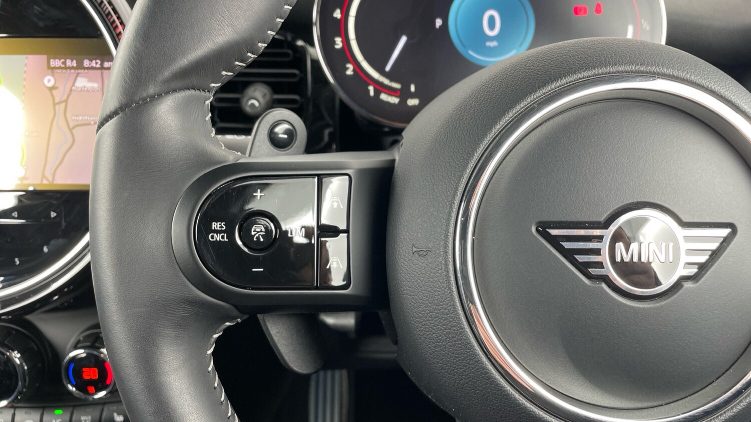 Used MINI Convertible 2022 for sale - 76532069: Photo 17