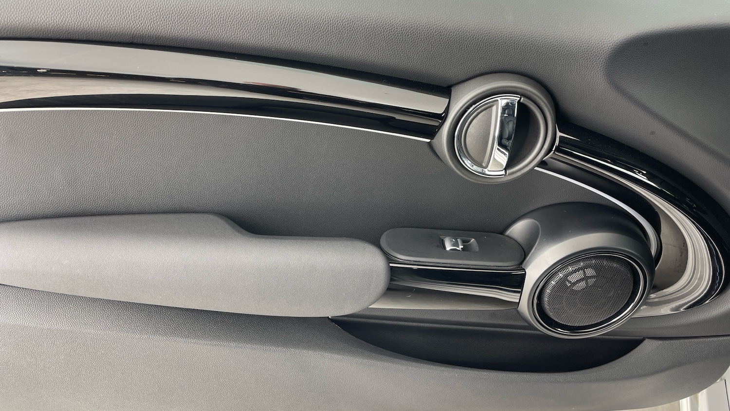 Used MINI Convertible 2022 for sale - 76532069: Photo 27