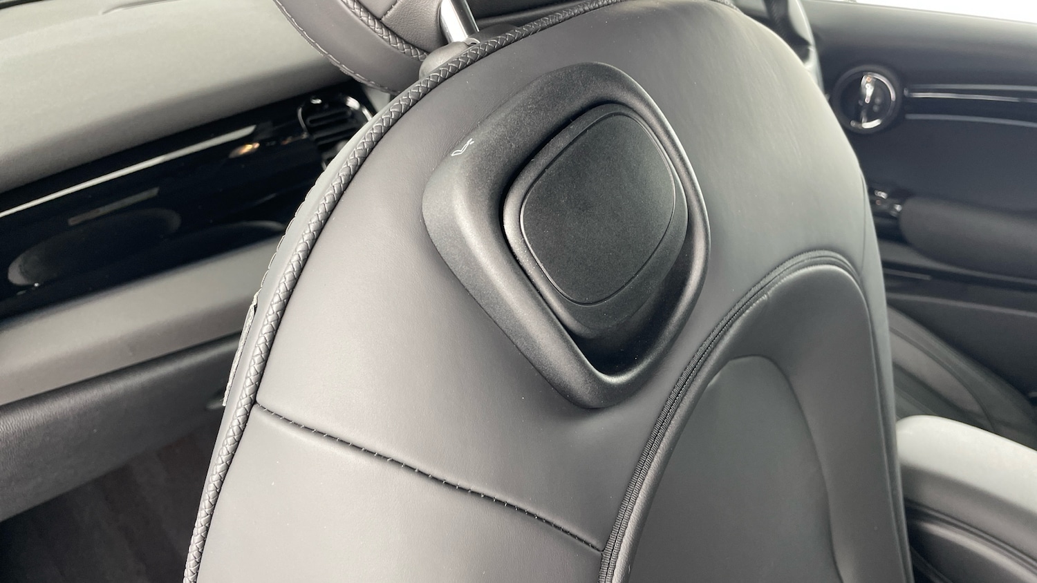 Used MINI Convertible 2022 for sale - 76532069: Photo 32