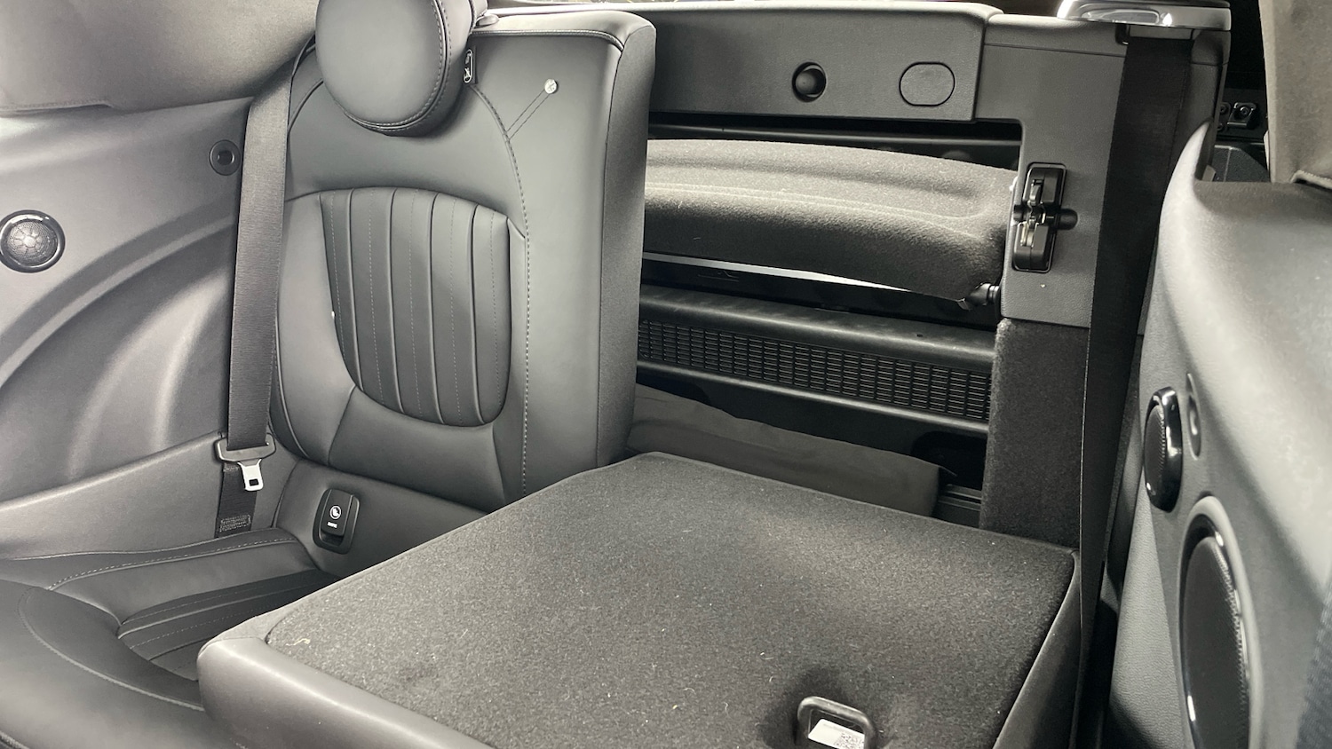 Used MINI Convertible 2022 for sale - 76532069: Photo 38