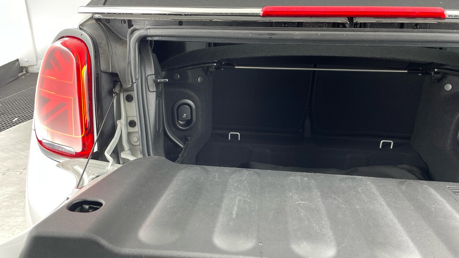 Used MINI Convertible 2022 for sale - 76532069: Photo 39