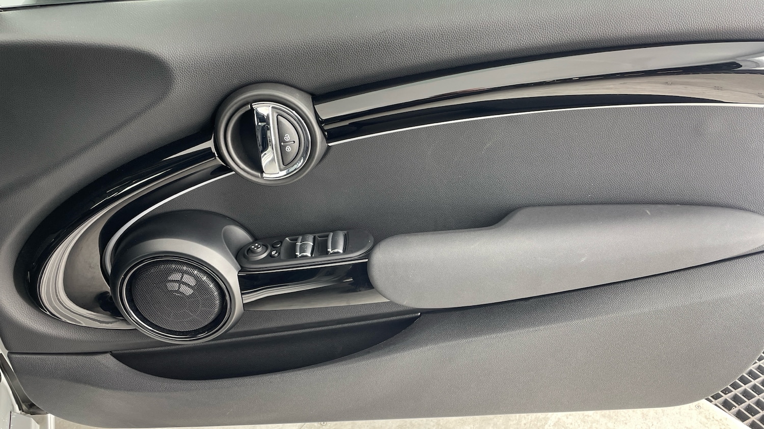 Used MINI Convertible 2022 for sale - 76532069: Photo 43