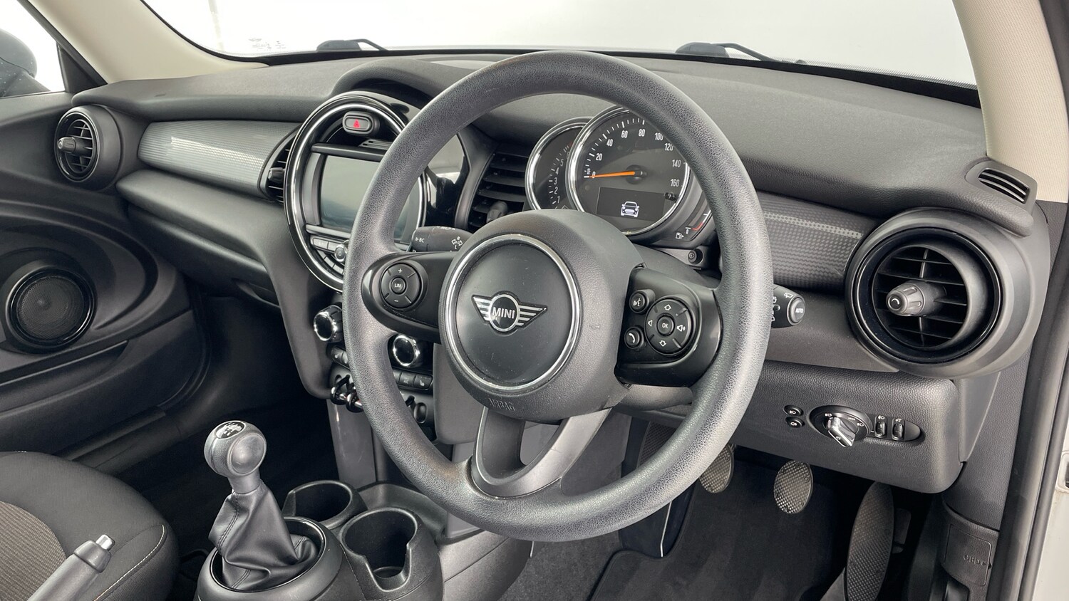 Used MINI Hatch 2019 for sale - 77353509: Photo 6