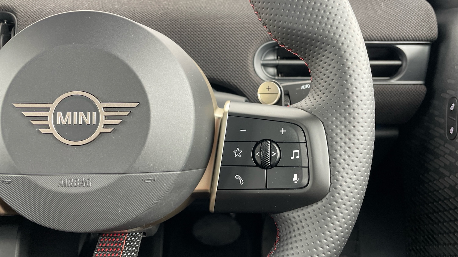 Used MINI Cooper 2024 for sale - 76948896: Photo 18