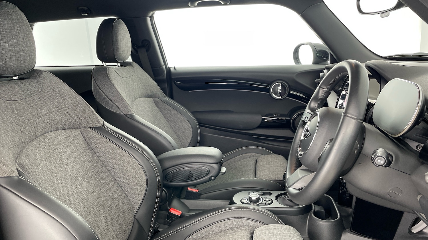 Used MINI Hatch 2022 for sale - 76905939: Photo 11