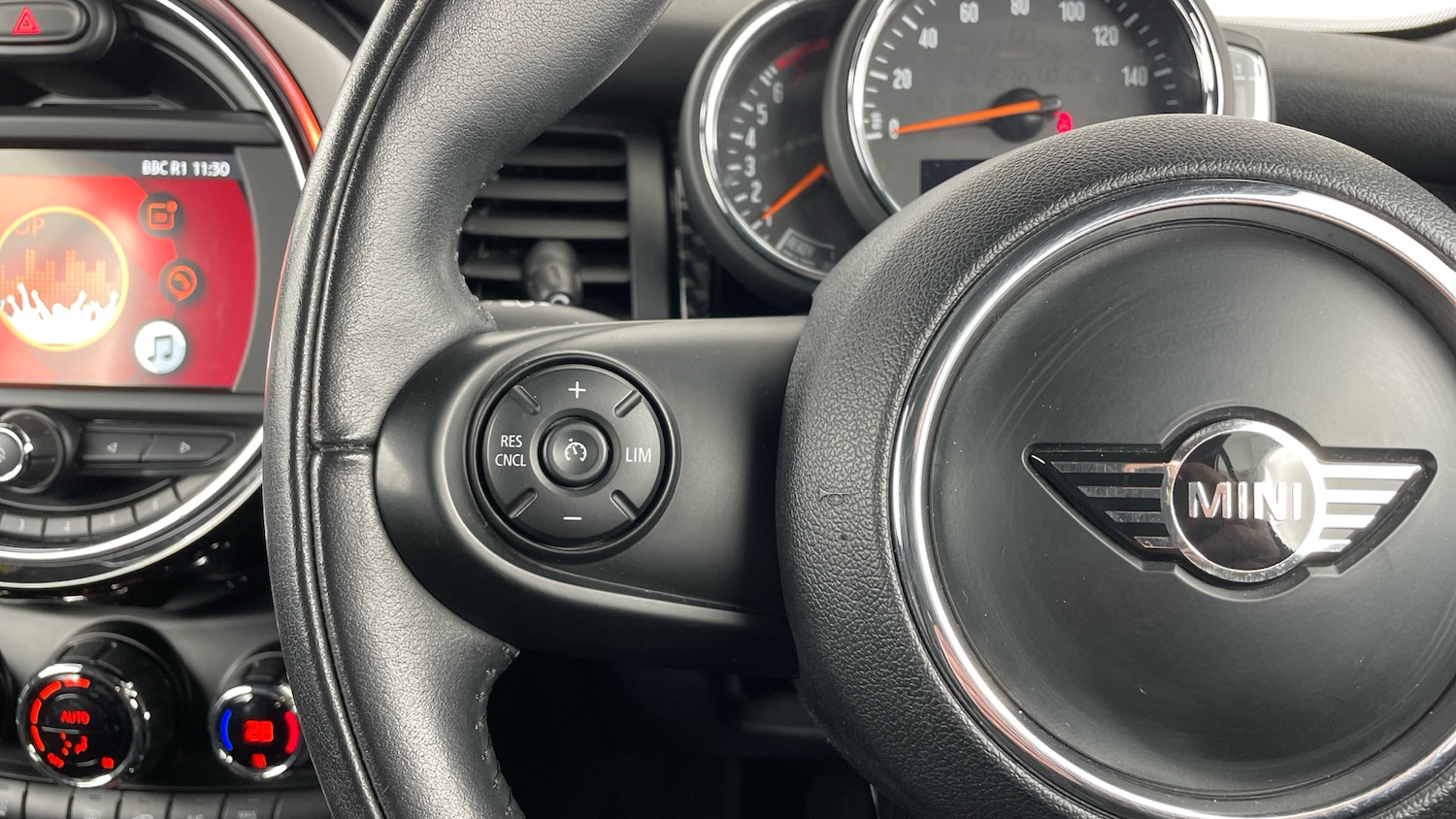 Used MINI Convertible 2018 for sale - 77544551: Photo 17