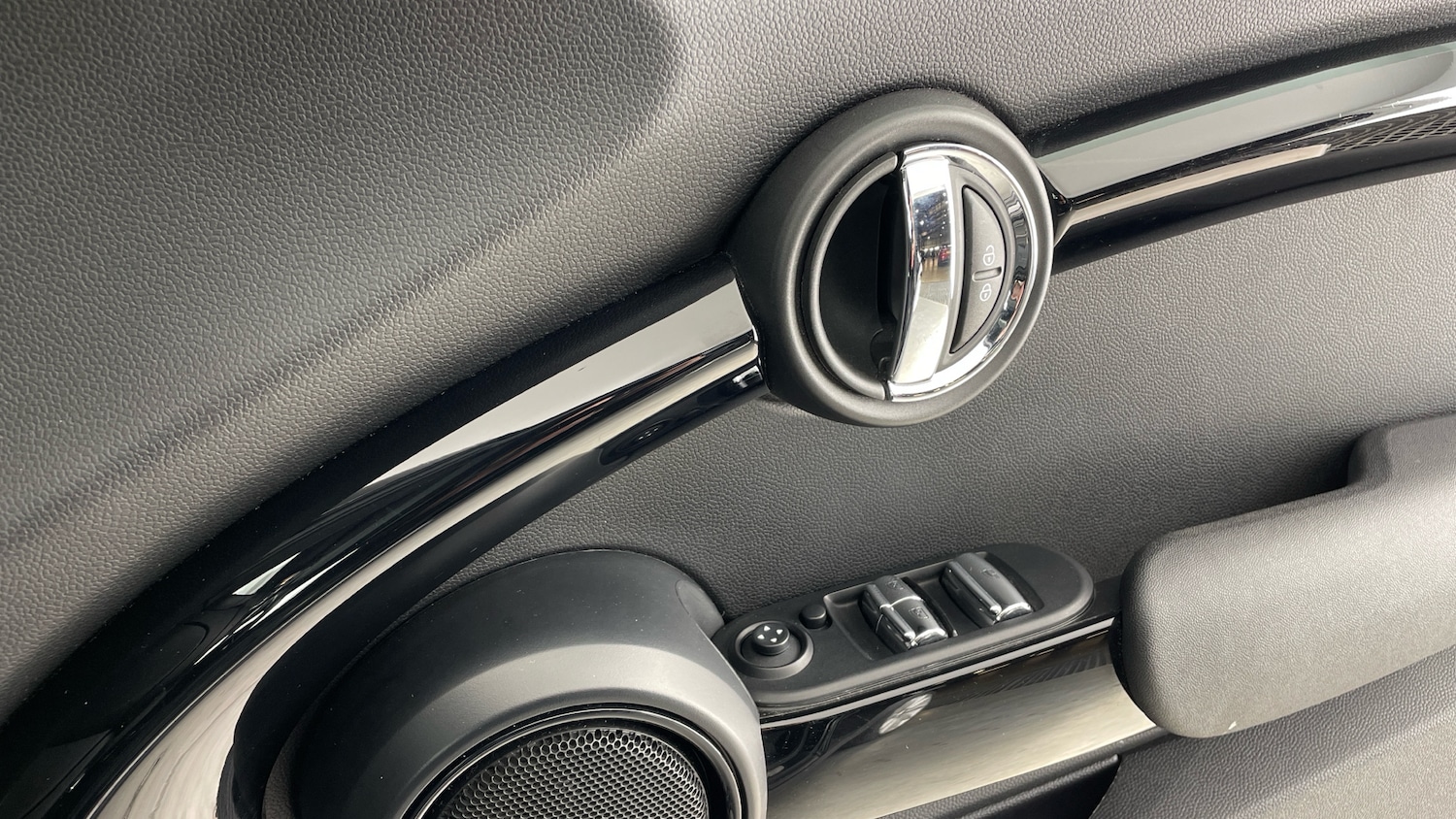 Used MINI Convertible 2018 for sale - 77544551: Photo 20