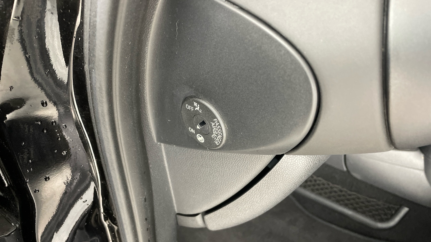 Used MINI Convertible 2018 for sale - 77544551: Photo 30