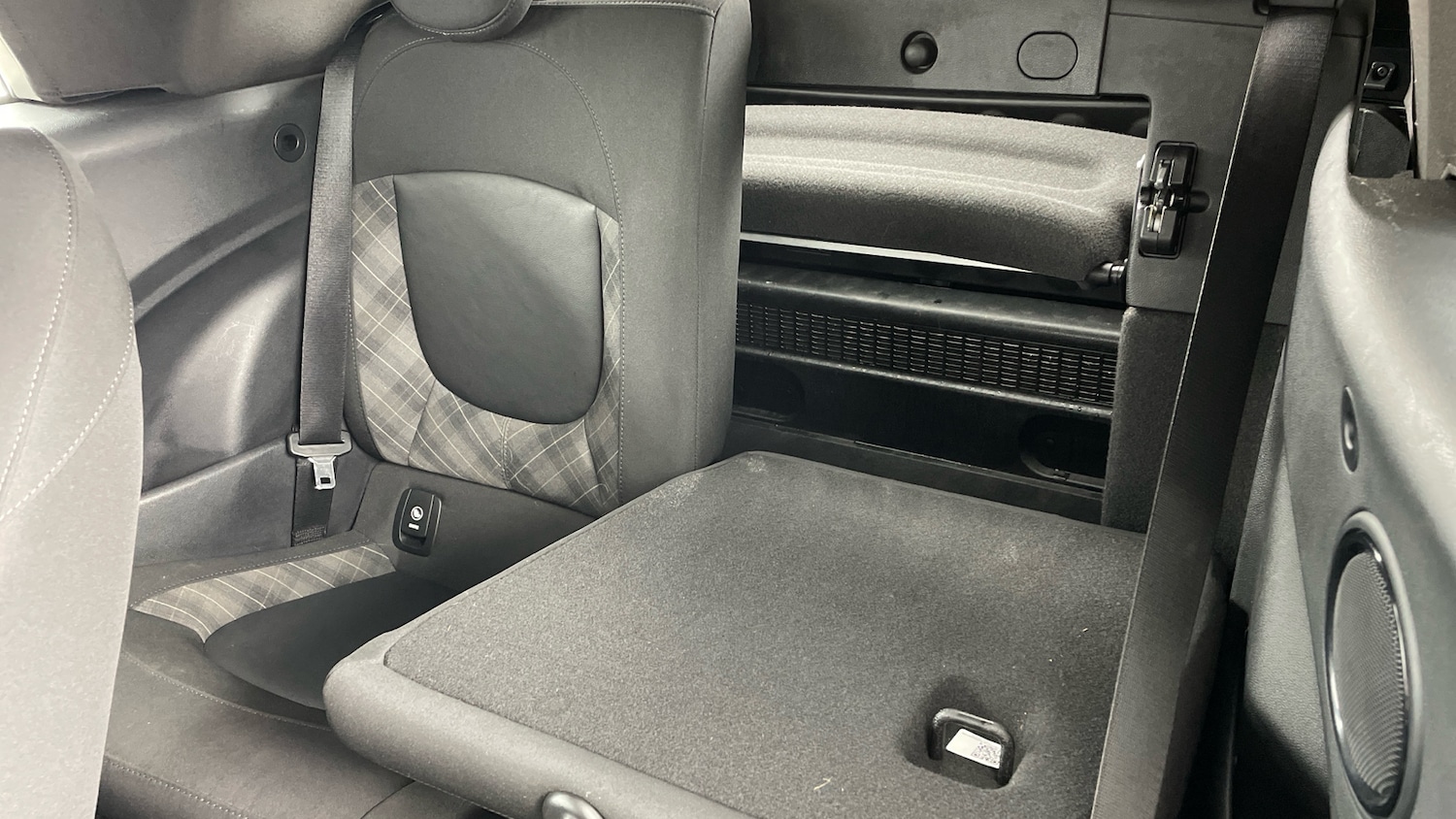 Used MINI Convertible 2018 for sale - 77544551: Photo 35