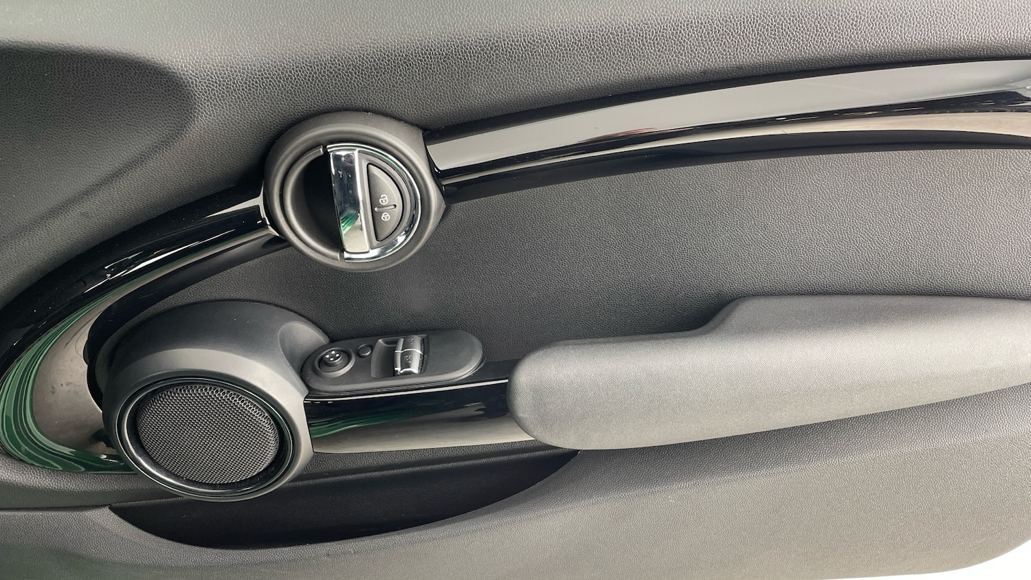 Used MINI Hatch 2019 for sale - 77639085: Photo 43