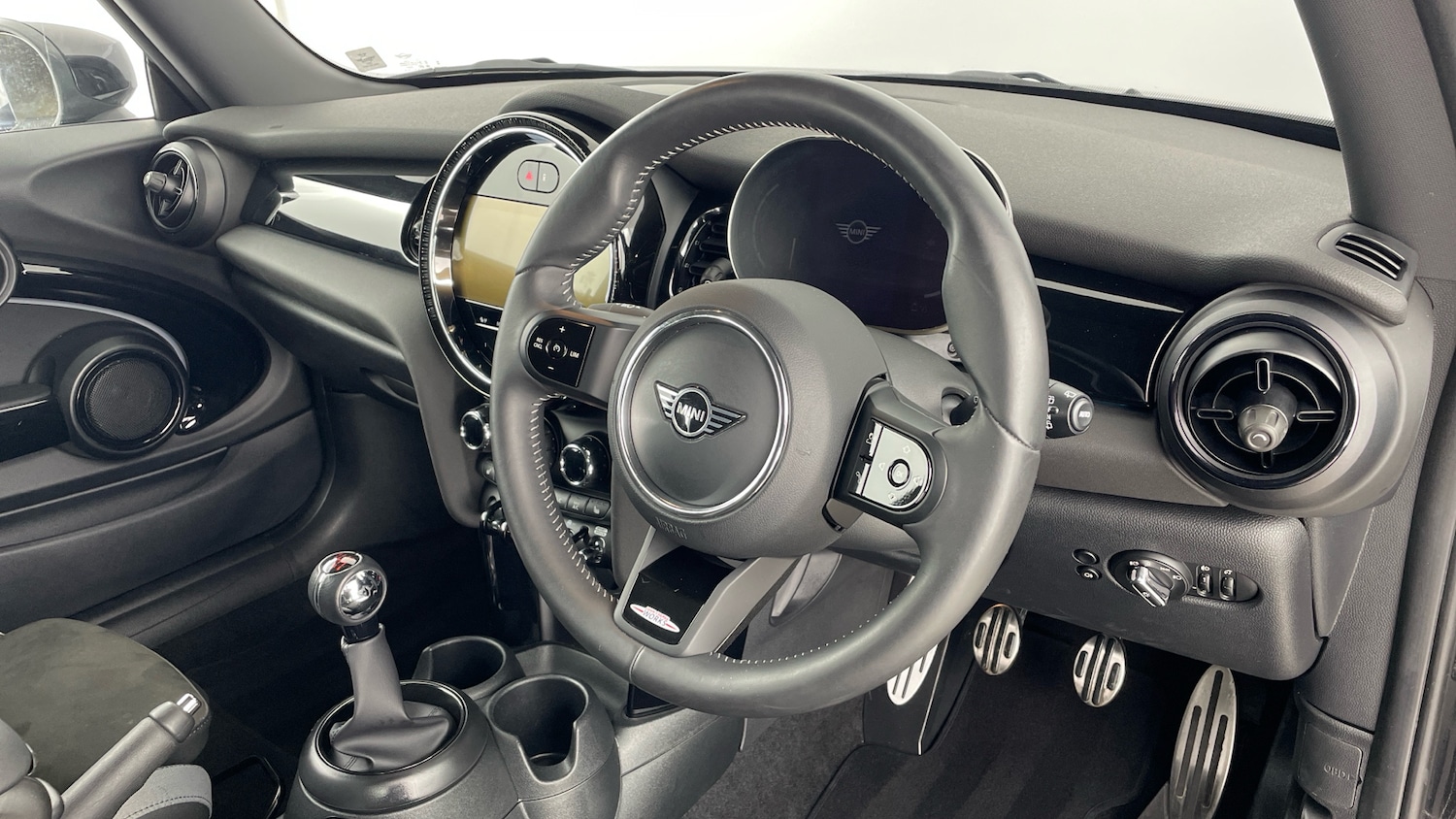 Used MINI Hatch 2023 for sale - 76782522: Photo 6