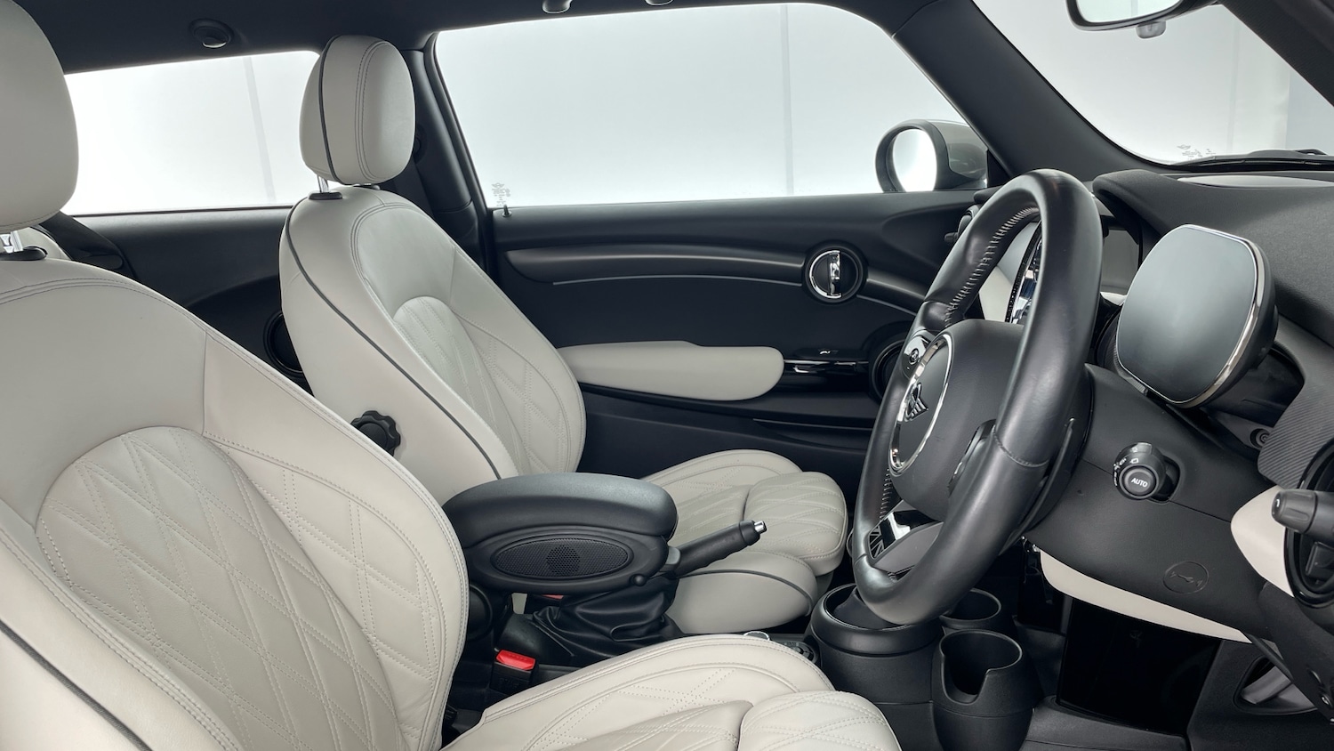 Used MINI Hatch 2023 for sale - 76720410: Photo 11