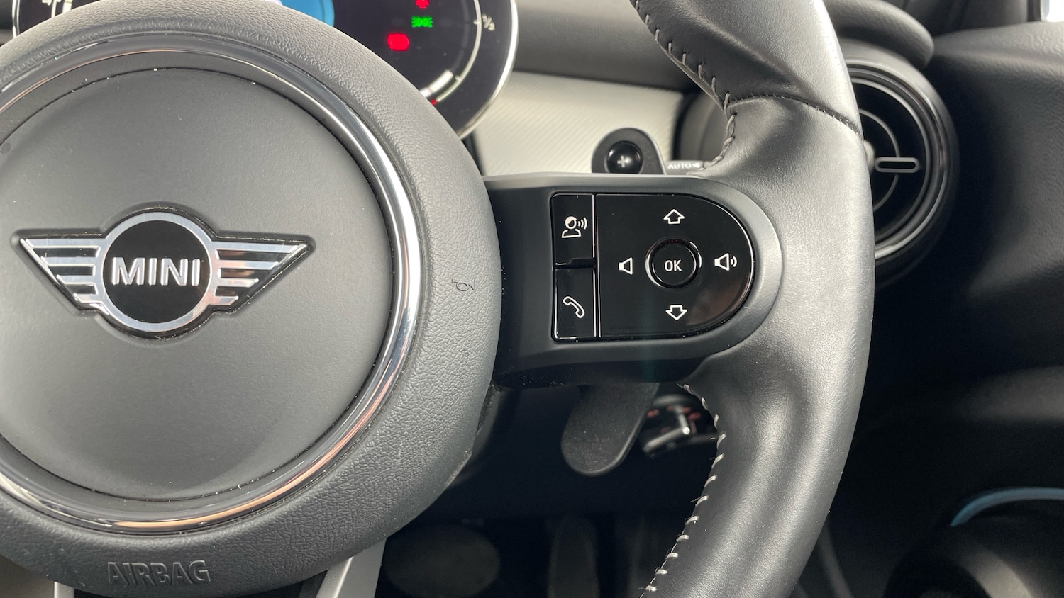 Used MINI Hatch 2023 for sale - 76720410: Photo 18