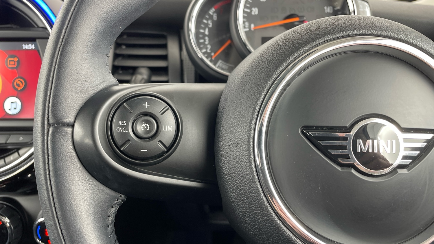 Used MINI Hatch 2018 for sale - 77675327: Photo 17