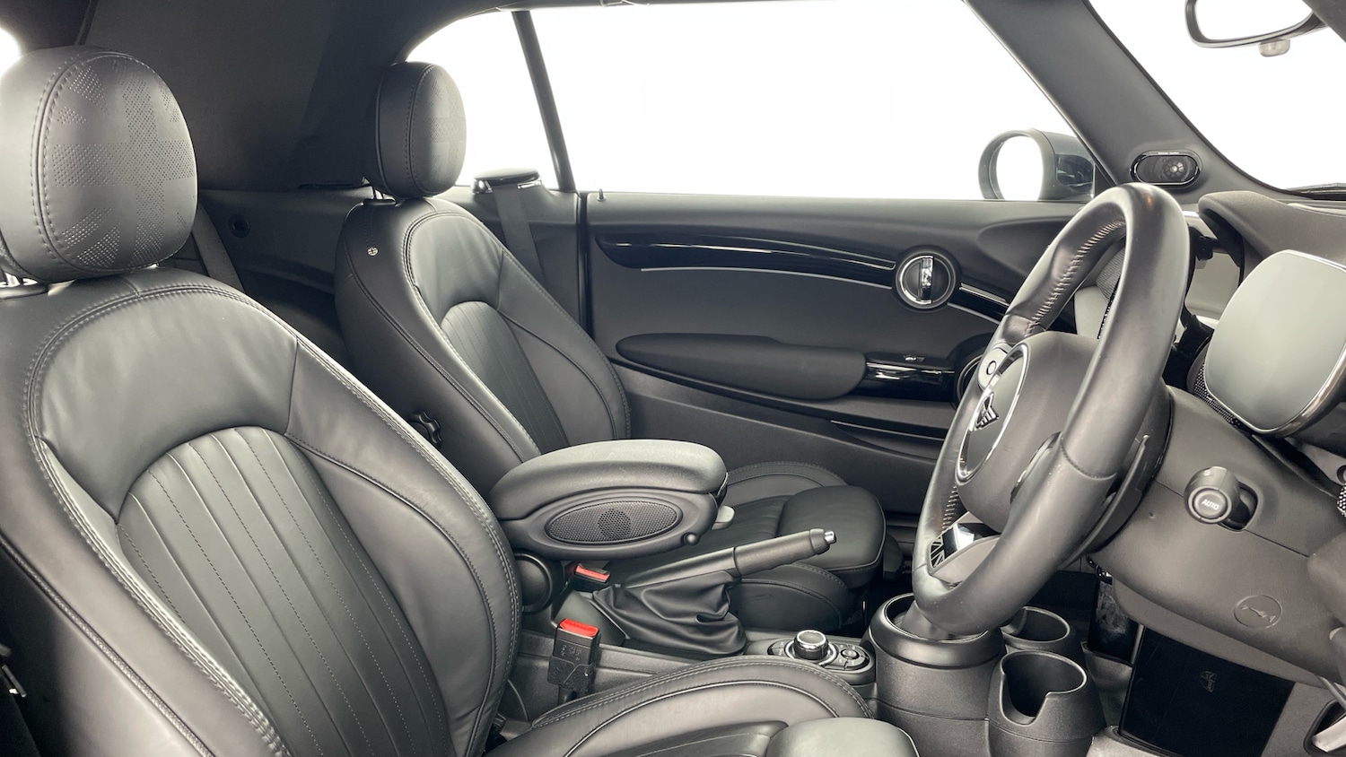 Used MINI Convertible 2023 for sale - 76799043: Photo 11