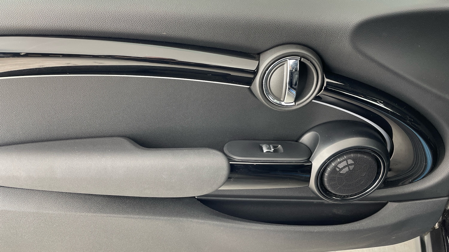 Used MINI Convertible 2023 for sale - 76799043: Photo 27