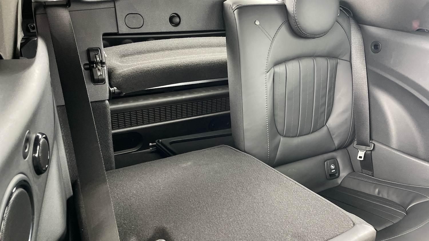 Used MINI Convertible 2023 for sale - 76799043: Photo 51