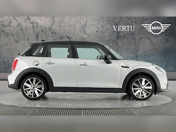 Used MINI Hatch 2022 for sale - 76946732: Photo