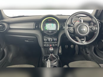 Used MINI Hatch 2019 for sale - 78902996: Photo