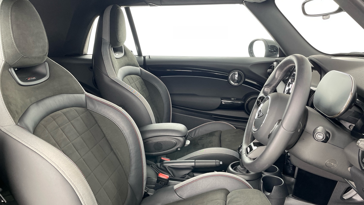 Used MINI Convertible 2023 for sale - 77367524: Photo 11