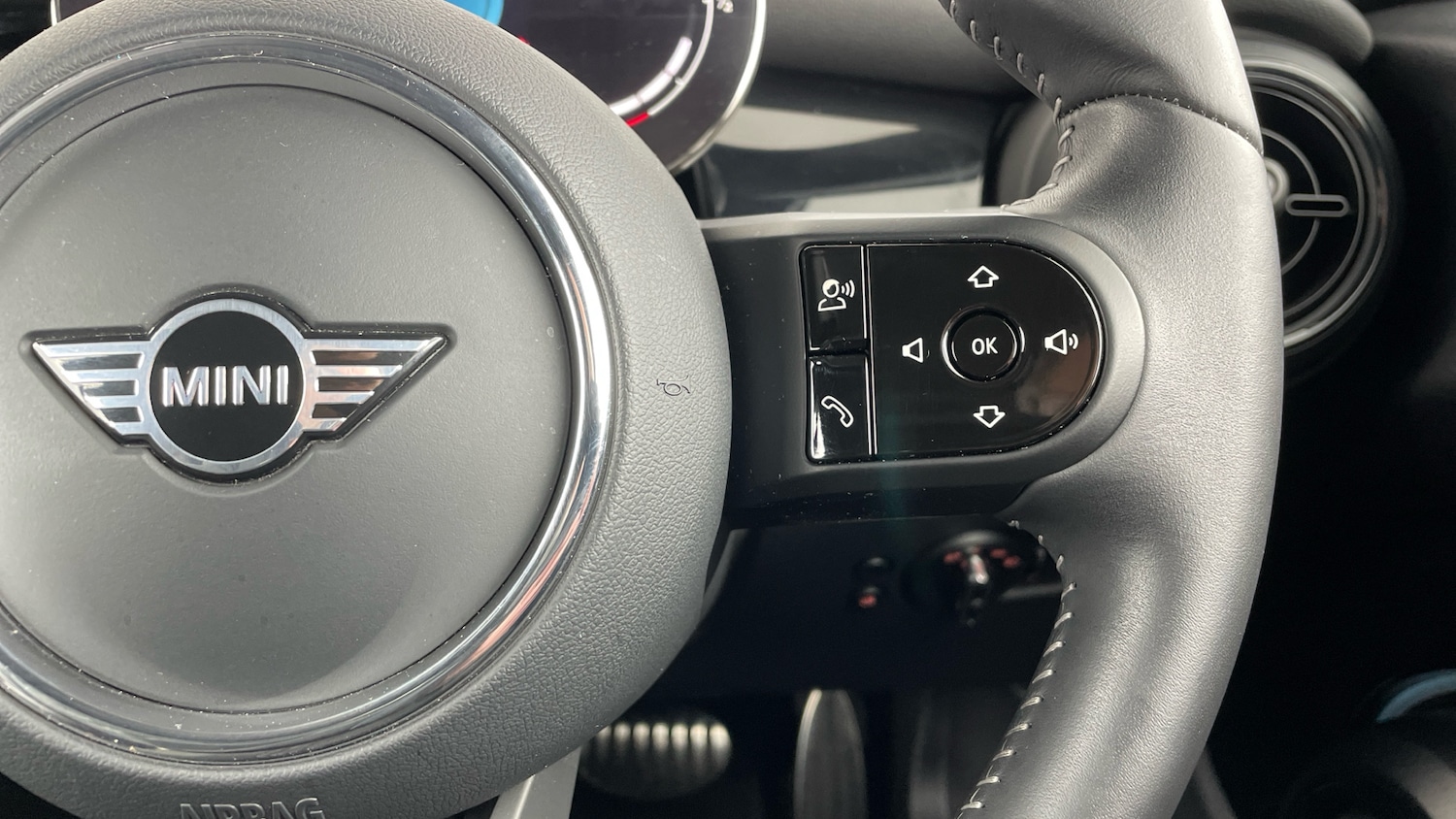 Used MINI Convertible 2023 for sale - 77367524: Photo 18