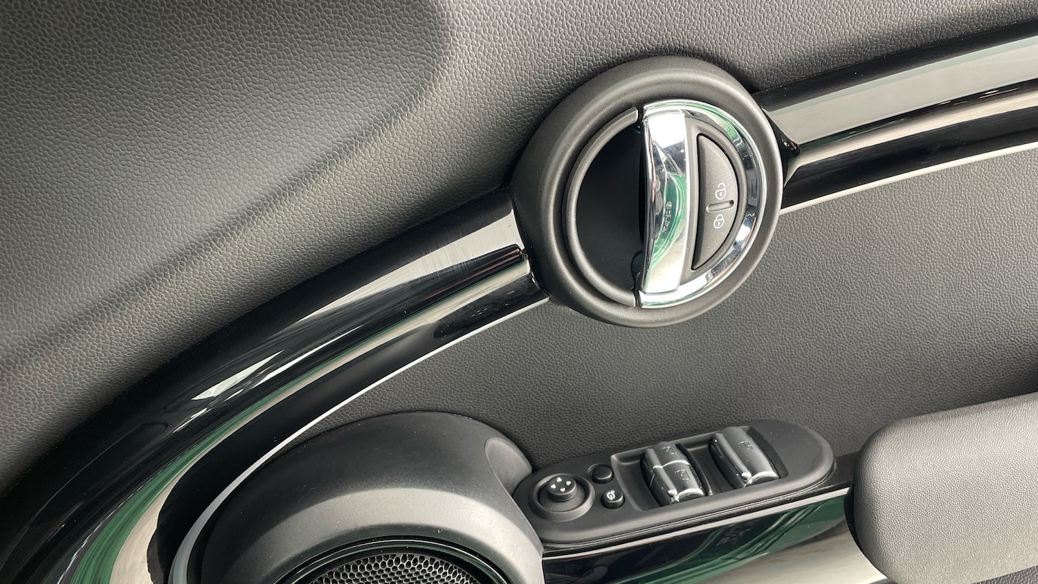 Used MINI Convertible 2023 for sale - 77367524: Photo 20