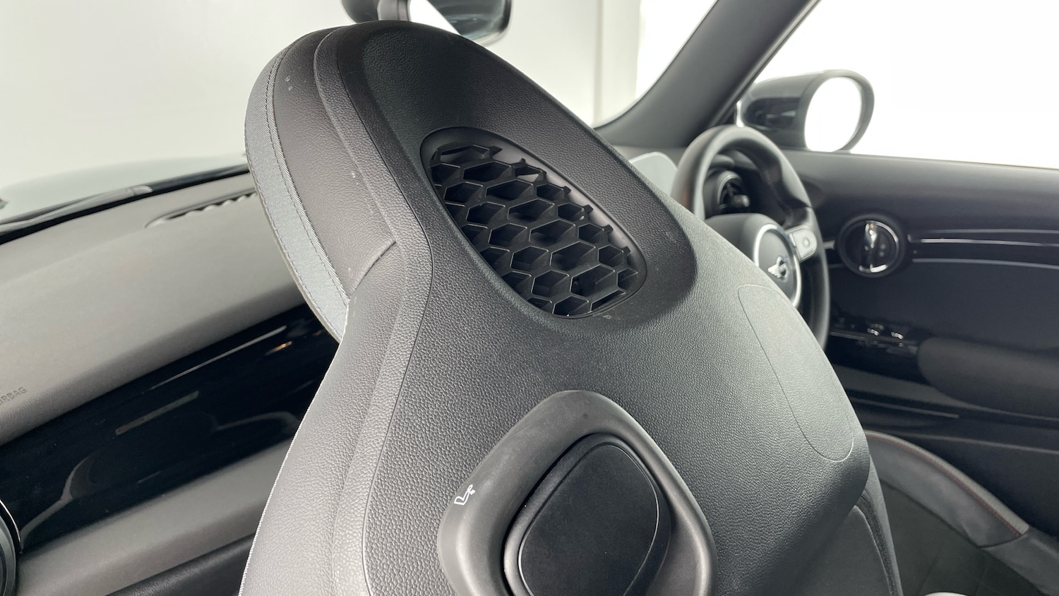 Used MINI Convertible 2023 for sale - 77367524: Photo 32