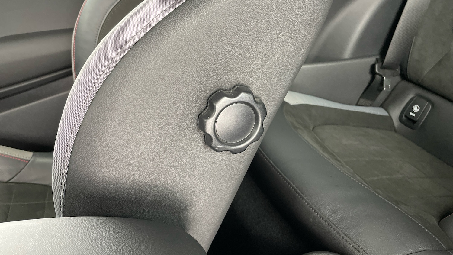 Used MINI Convertible 2023 for sale - 77367524: Photo 34