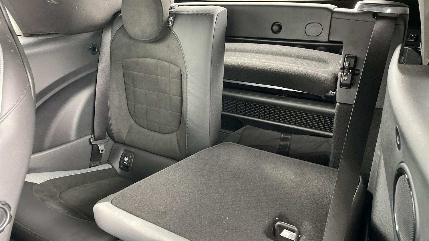 Used MINI Convertible 2023 for sale - 77367524: Photo 36