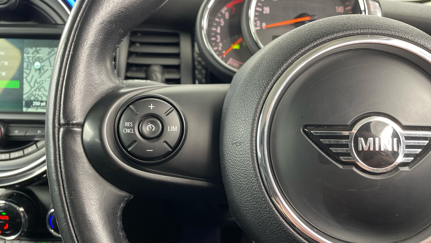 Used MINI Hatch 2018 for sale - 77687937: Photo 17