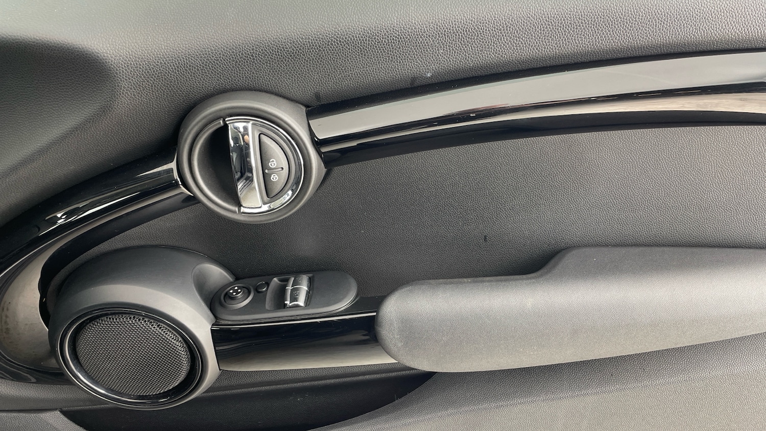 Used MINI Hatch 2018 for sale - 77687937: Photo 41