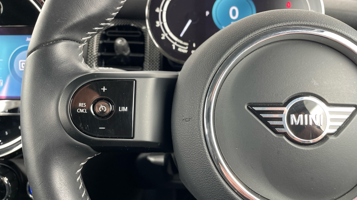 Used MINI Hatch 2023 for sale - 77036668: Photo 17