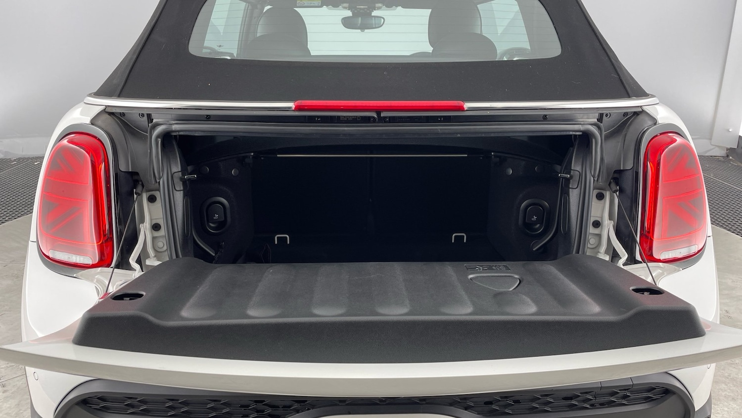 Used MINI Convertible 2023 for sale - 76405148: Photo 13