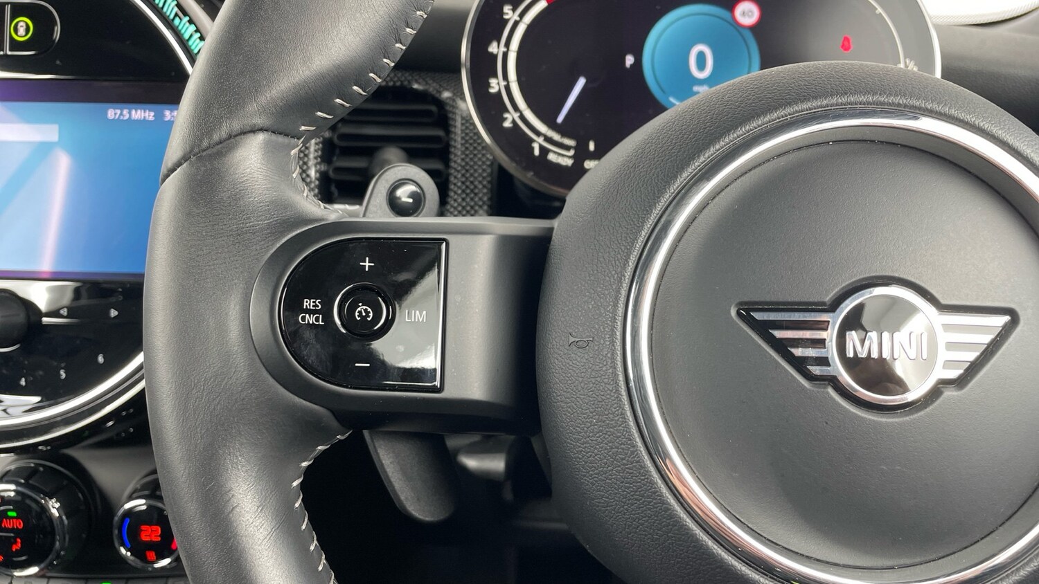 Used MINI Convertible 2023 for sale - 76405148: Photo 17