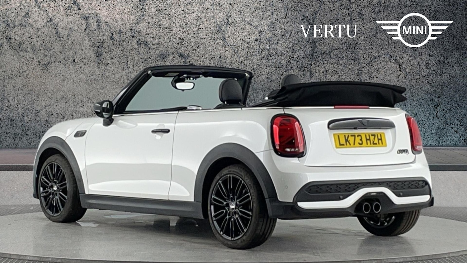 Used MINI Convertible 2023 for sale - 76405148: Photo 2