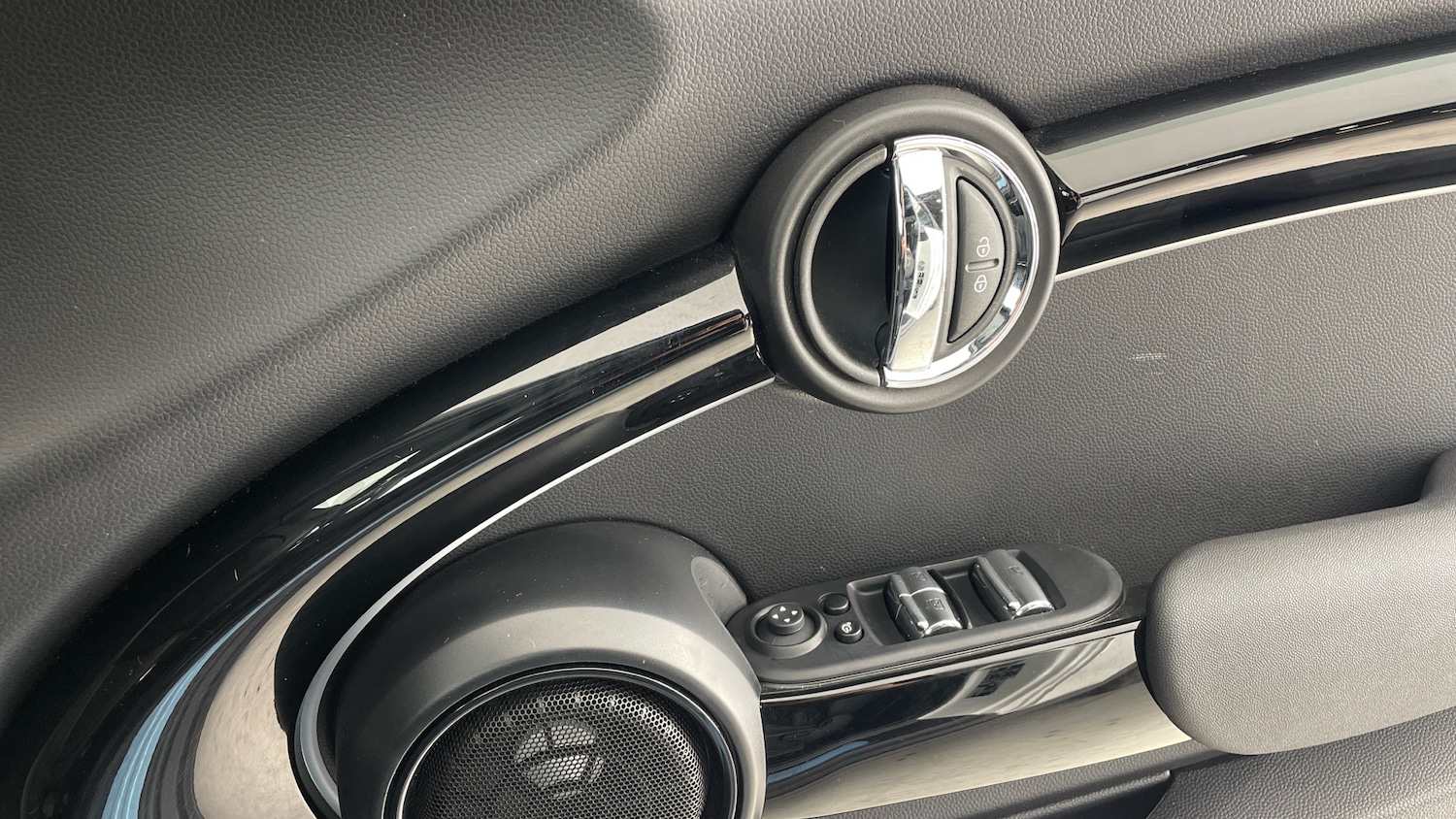 Used MINI Convertible 2023 for sale - 76405148: Photo 20