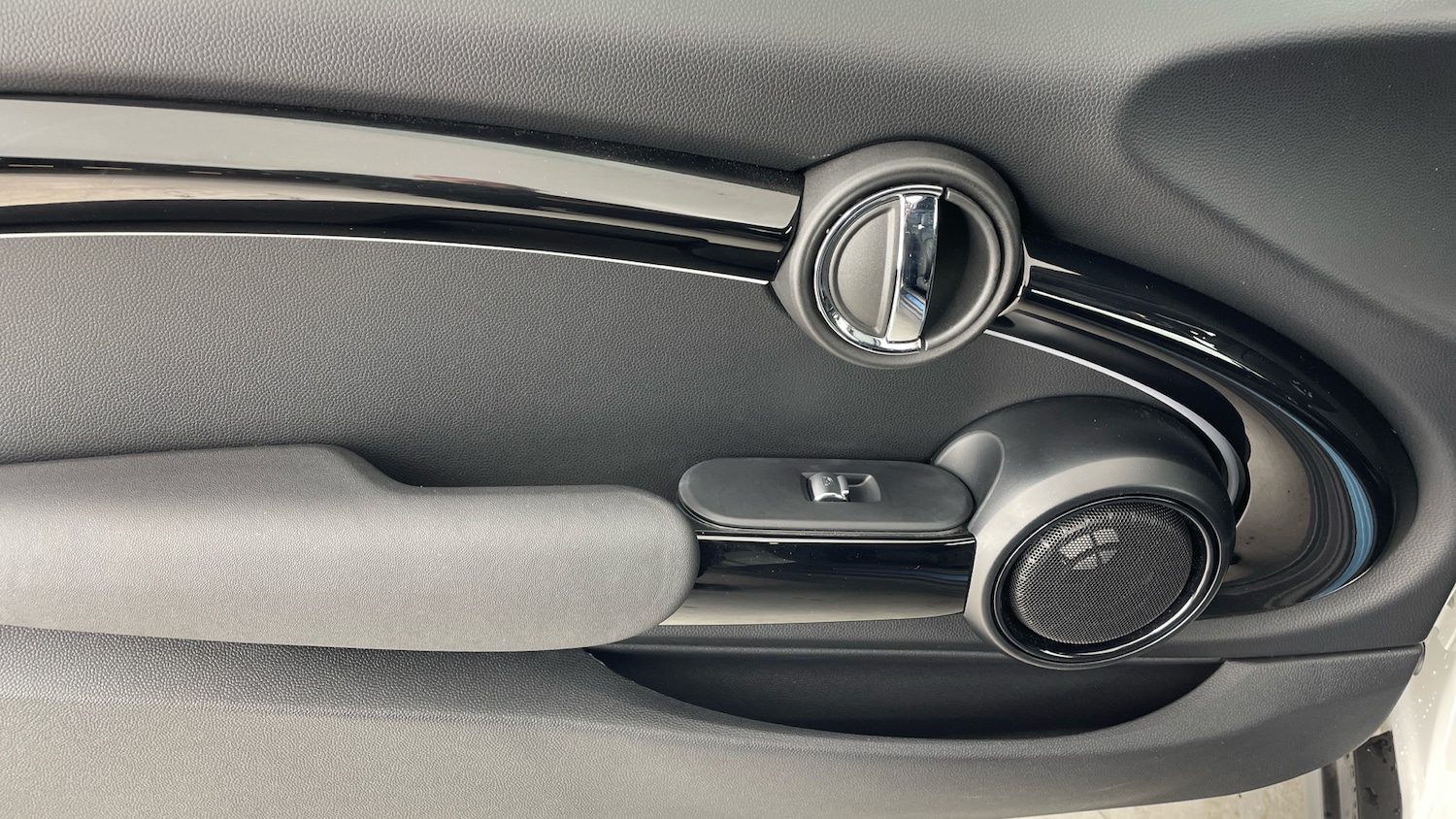 Used MINI Convertible 2023 for sale - 76405148: Photo 27