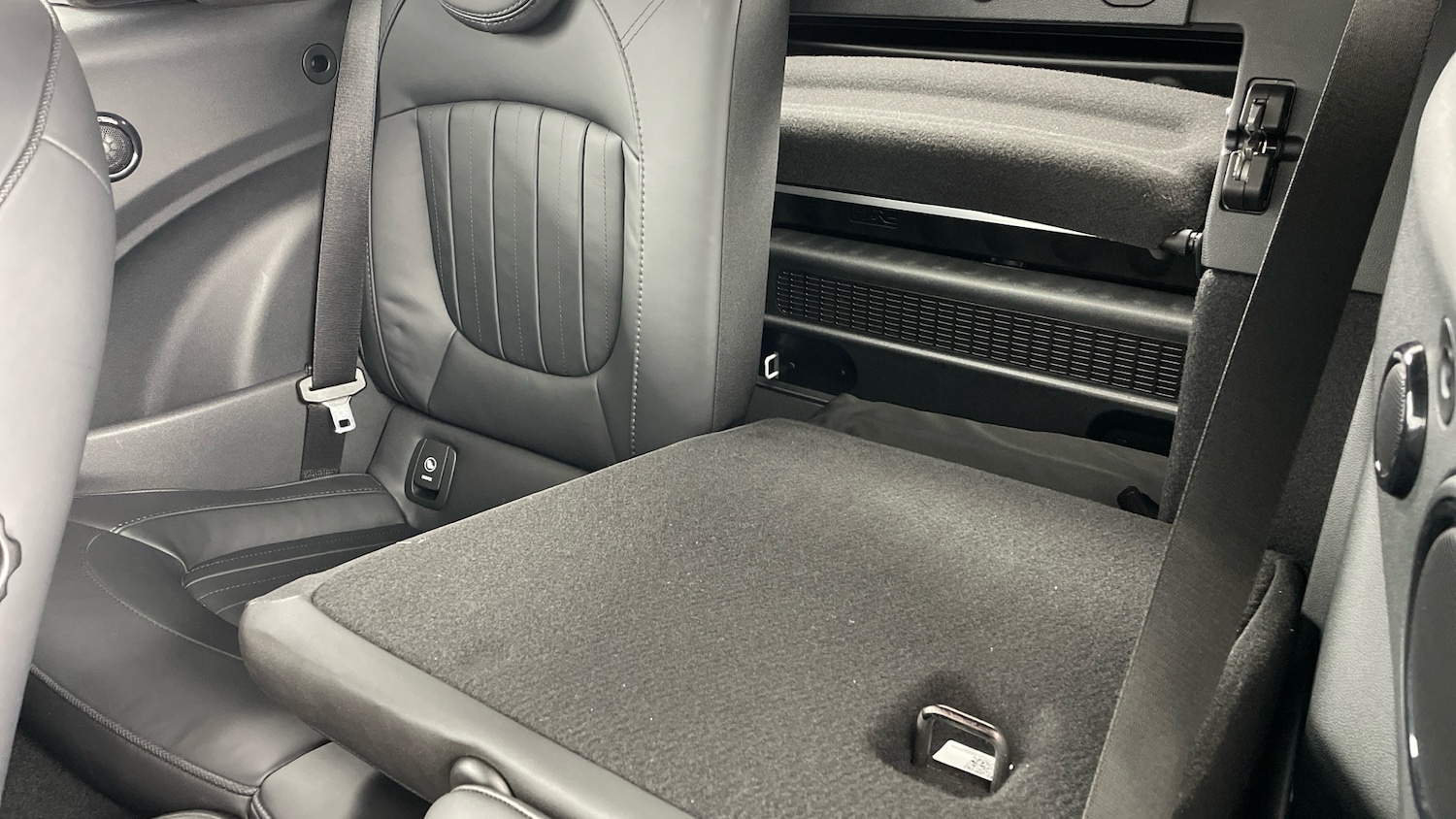 Used MINI Convertible 2023 for sale - 76405148: Photo 39